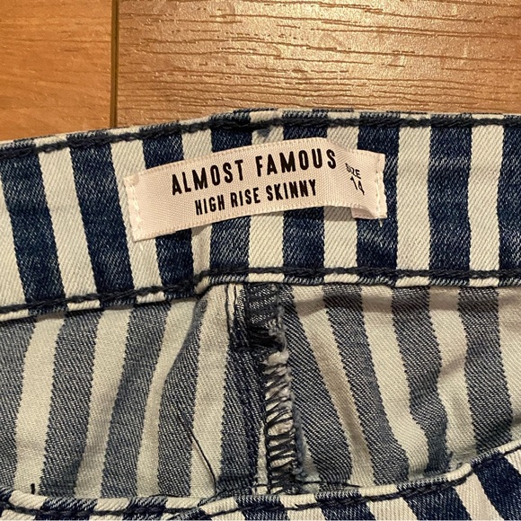 Women’s Vertical Stripe Denim Jeans - Picture 3 of 5